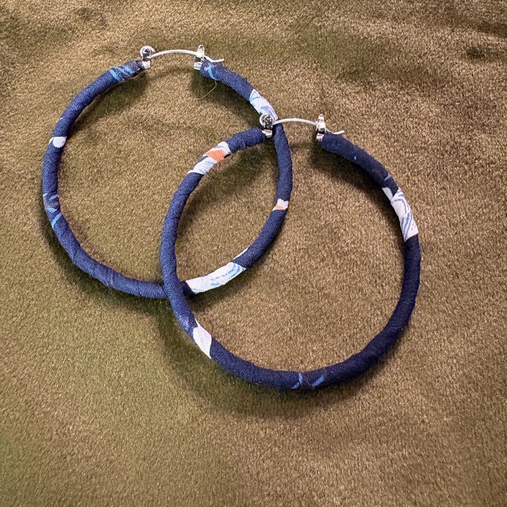 Buckle Navy Fabric Wrapped Hoop Earrings‎
